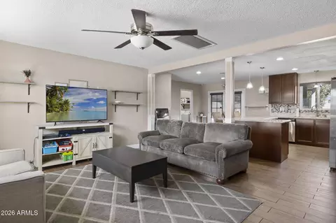 418 E Orchid Ln, Phoenix, AZ 85020