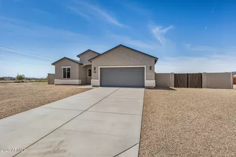 16022 S Naviska Rd, Arizona City, AZ 85123