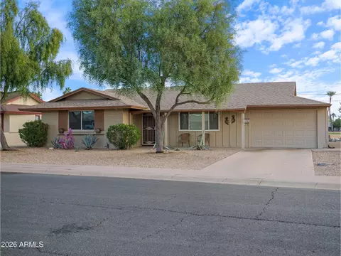 11025 N Madison Dr, Sun City, AZ 85351