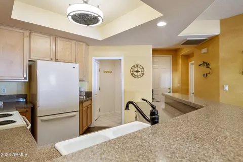Kitchen - 4202 E Broadway Rd #80, Mesa, AZ 85206 photo 6 of 9