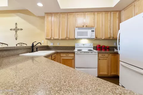 Kitchen - 4202 E Broadway Rd #80, Mesa, AZ 85206 photo 7 of 9