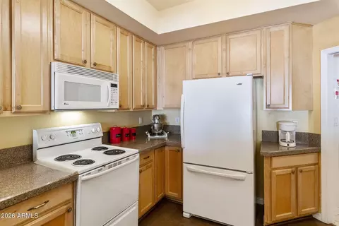 Kitchen - 4202 E Broadway Rd #80, Mesa, AZ 85206 photo 8 of 9