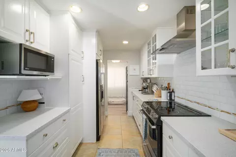 Kitchen - 4813 E Fairmount Ave, Phoenix, AZ 85018 photo 3 of 7