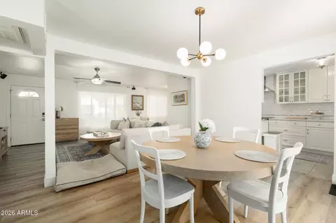 Dining - 4813 E Fairmount Ave, Phoenix, AZ 85018 photo 3 of 4