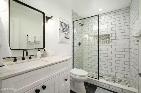 Bath - 4813 E Fairmount Ave, Phoenix, AZ 85018 photo 4 of 4