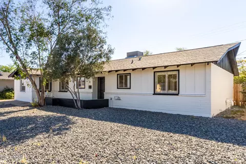 Exterior - 9022 N 18th Dr, Phoenix, AZ 85021 photo 2 of 7