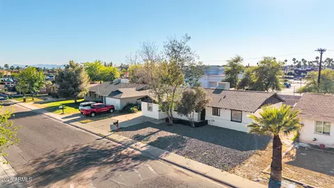 View/Area - 9022 N 18th Dr, Phoenix, AZ 85021 photo 3 of 4