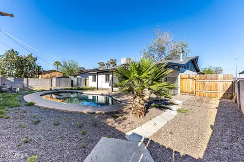 Exterior - 9022 N 18th Dr, Phoenix, AZ 85021 photo 5 of 7