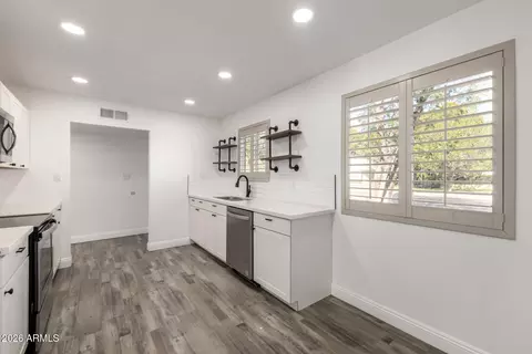 Kitchen - 9022 N 18th Dr, Phoenix, AZ 85021 photo 2 of 2