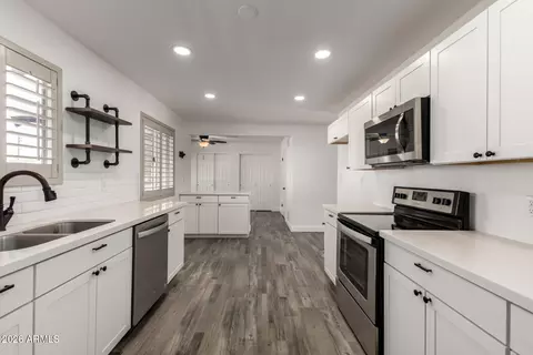Kitchen - 9022 N 18th Dr, Phoenix, AZ 85021 photo 1 of 2