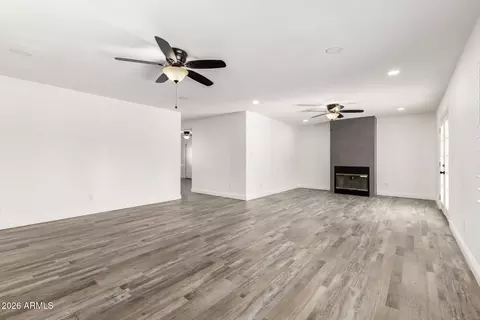 Living - 9022 N 18th Dr, Phoenix, AZ 85021 photo 2 of 3