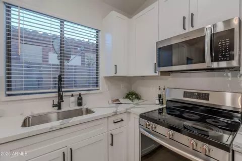 Kitchen - 10510 E Flower Ave, Mesa, AZ 85208 photo 4 of 5