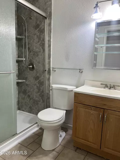 Bath - 5337 W Coronado Rd, Phoenix, AZ 85035 photo 1 of 2