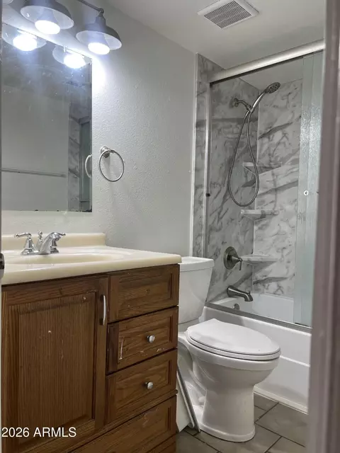 Bath - 5337 W Coronado Rd, Phoenix, AZ 85035 photo 2 of 2