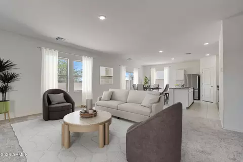 Living - 6427 S 78th Ln, Phoenix, AZ 85043 photo 1 of 6