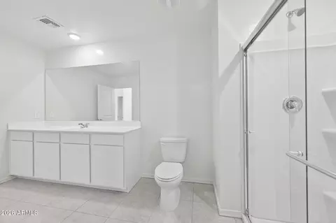 Bath - 6427 S 78th Ln, Phoenix, AZ 85043 photo 2 of 4