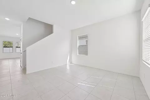 Living - 6427 S 78th Ln, Phoenix, AZ 85043 photo 6 of 6