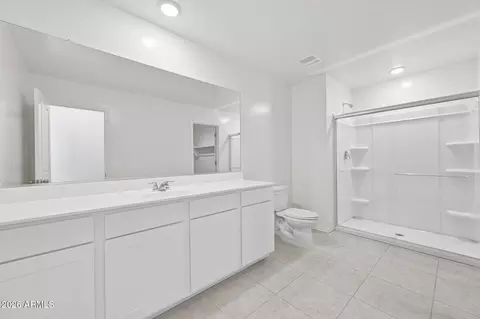 Bath - 6427 S 78th Ln, Phoenix, AZ 85043 photo 3 of 4