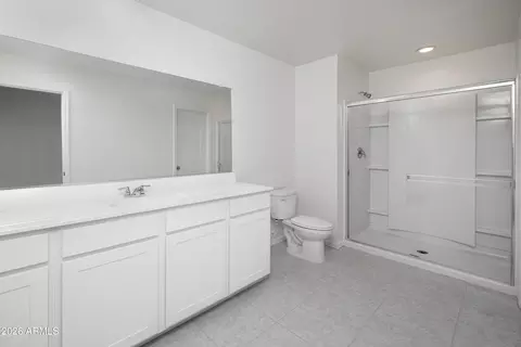 Bath - 6427 S 78th Ln, Phoenix, AZ 85043 photo 4 of 4