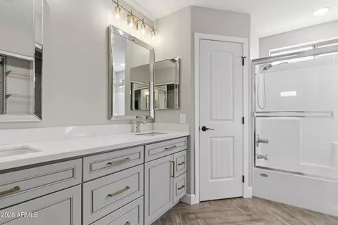 Bath - 21844 N 40th Pl, Phoenix, AZ 85050 photo 2 of 4
