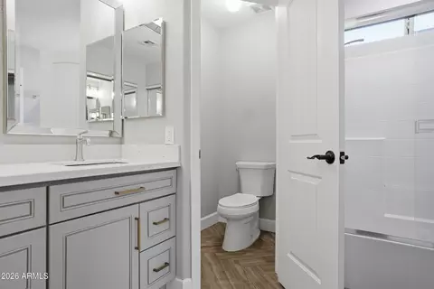 Bath - 21844 N 40th Pl, Phoenix, AZ 85050 photo 3 of 4