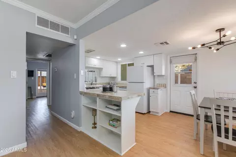 Entry Way - 4440 E Campbell Ave, Phoenix, AZ 85018 photo 2 of 2