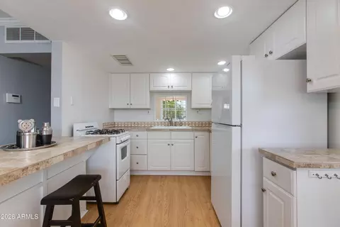 Kitchen - 4440 E Campbell Ave, Phoenix, AZ 85018 photo 1 of 2