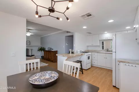 Dining - 4440 E Campbell Ave, Phoenix, AZ 85018 photo 2 of 3