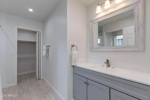 Bath - 4440 E Campbell Ave, Phoenix, AZ 85018 photo 4 of 5