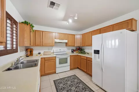 Kitchen - 3527 E Batten Rd, Eloy, AZ 85131 photo 2 of 2