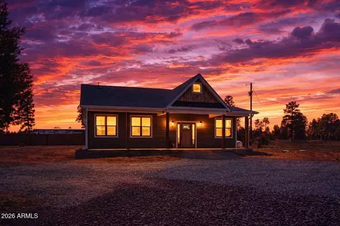 2722 Church Ln, Overgaard, AZ 85933