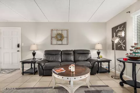 Living - 4201 E Camelback Rd #15, Phoenix, AZ 85018 photo 1 of 4