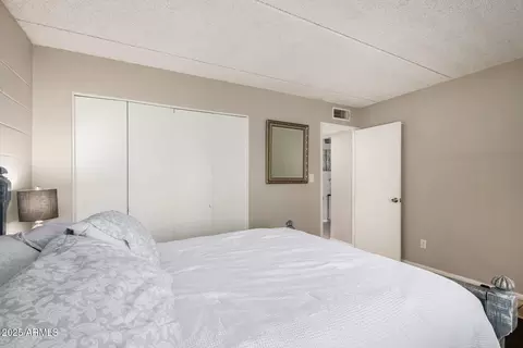 Bedroom - 4201 E Camelback Rd #15, Phoenix, AZ 85018 photo 5 of 6
