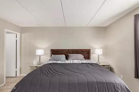 Bedroom - 4201 E Camelback Rd #15, Phoenix, AZ 85018 photo 2 of 6