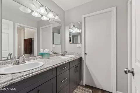 Bath - 2253 E Jaeger St, Mesa, AZ 85213 photo 1 of 4
