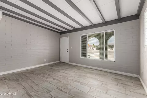 Living - 1439 E Hatcher Rd, Phoenix, AZ 85020 photo 3 of 6