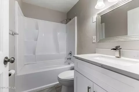 Bath - 1439 E Hatcher Rd, Phoenix, AZ 85020 photo 1 of 1