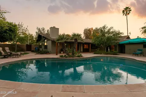 Exterior - 2140 E Solano Dr, Phoenix, AZ 85016 photo 6 of 8