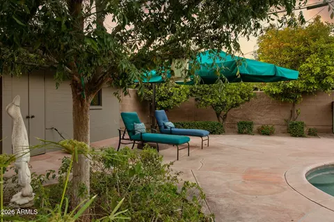 Exterior - 2140 E Solano Dr, Phoenix, AZ 85016 photo 5 of 8