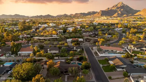 View/Area - 2140 E Solano Dr, Phoenix, AZ 85016 photo 1 of 3