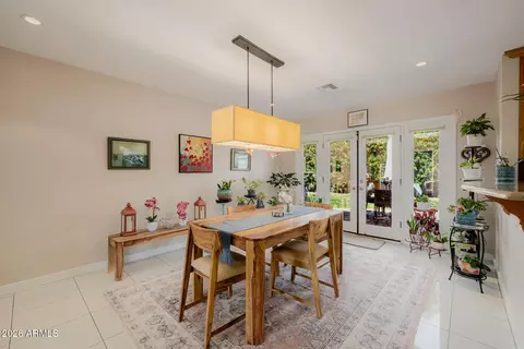 Dining - 4942 E Whitton Ave, Phoenix, AZ 85018 photo 3 of 7