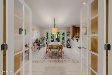 Dining - 4942 E Whitton Ave, Phoenix, AZ 85018 photo 2 of 7