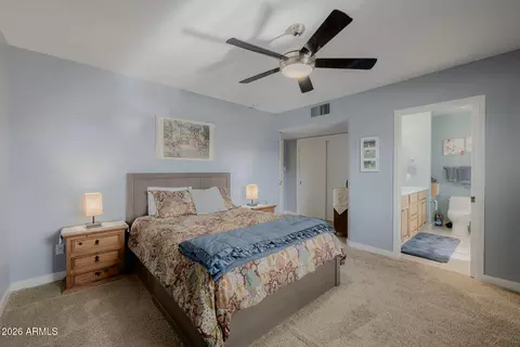 Bedroom - 4942 E Whitton Ave, Phoenix, AZ 85018 photo 6 of 7