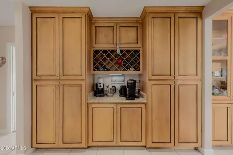 Kitchen - 4942 E Whitton Ave, Phoenix, AZ 85018 photo 5 of 9