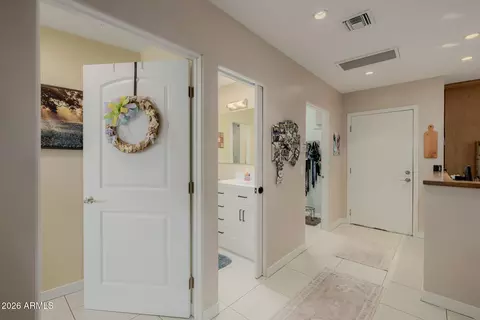 Entry Way - 4942 E Whitton Ave, Phoenix, AZ 85018 photo 4 of 5