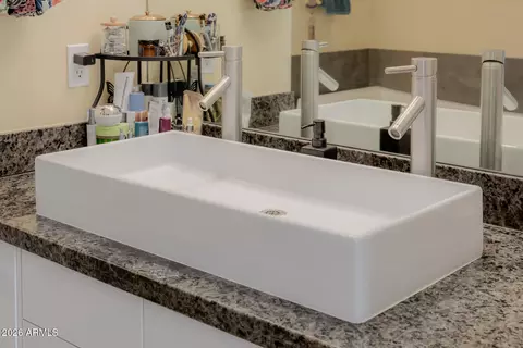 Bath - 4942 E Whitton Ave, Phoenix, AZ 85018 photo 7 of 11