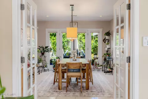 Dining - 4942 E Whitton Ave, Phoenix, AZ 85018 photo 1 of 7
