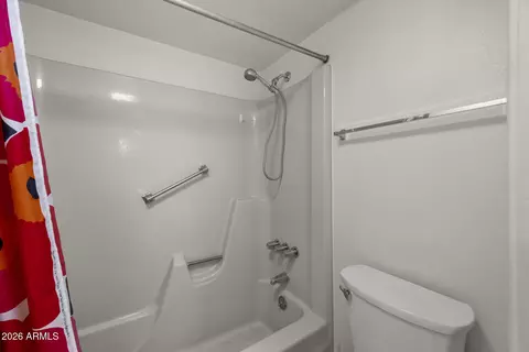 Bath - 3033 E Devonshire Ave #3015, Phoenix, AZ 85016 photo 2 of 2