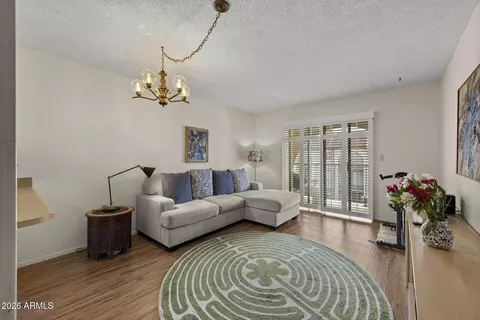 Living - 3033 E Devonshire Ave #3015, Phoenix, AZ 85016 photo 1 of 2