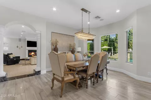 Dining - 4611 E Desperado Rd, Gilbert, AZ 85297 photo 3 of 4